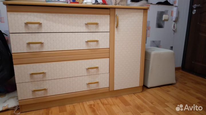 Угловой шкаф