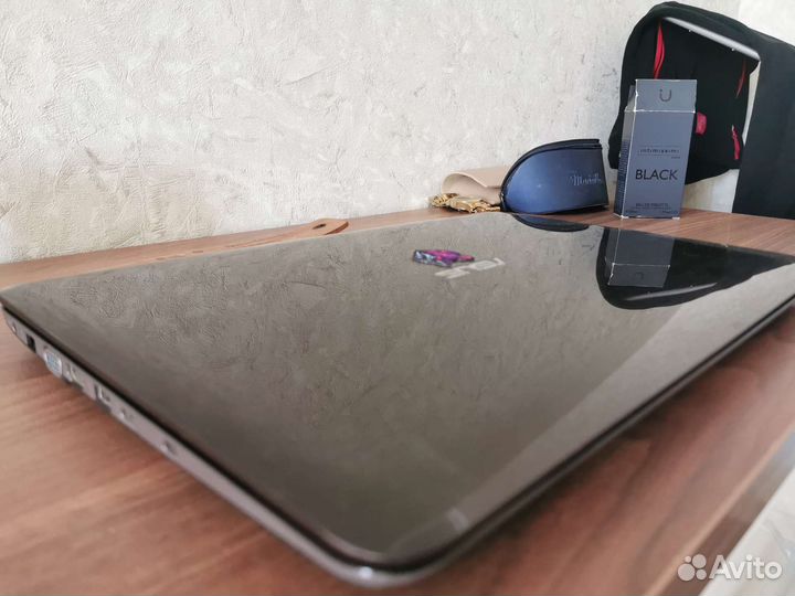 Ноутбук asus X556U озу12Гб SSD256Гб