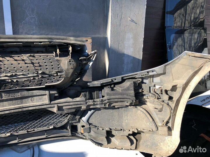 Бампер передний Мерседес 205