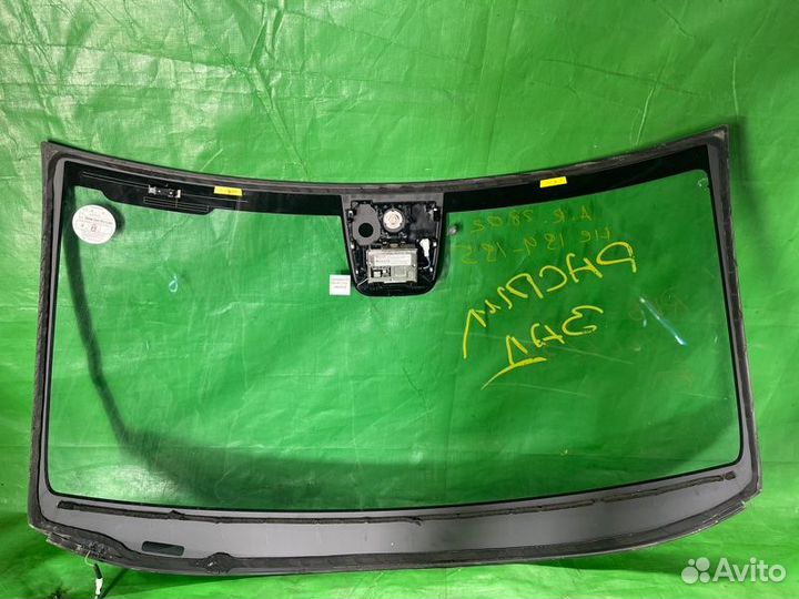 Стекло лобовое Honda Vezel RV6 2022