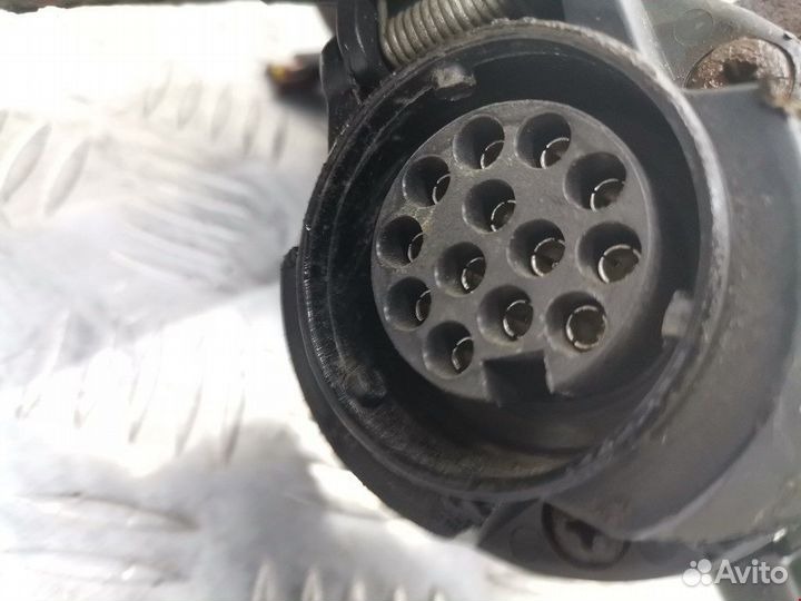 Фаркоп (прицепное устройство) для Renault Scenic 1