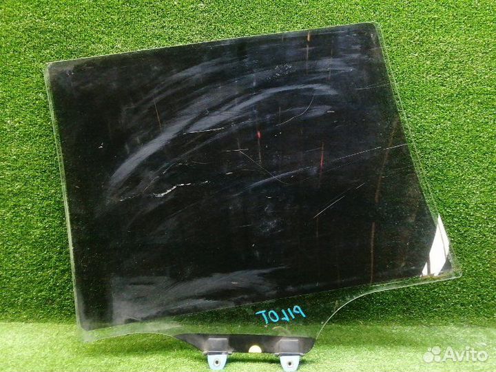 Стекло двери заднее левое Honda Pilot YF4