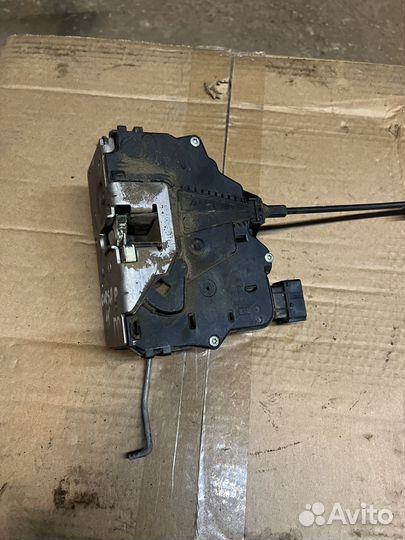 Замок внутренний правый Opel Corsa D