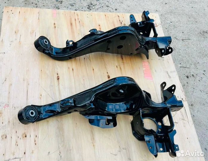 Задний продольный рычаг Nissan X-Trail T31