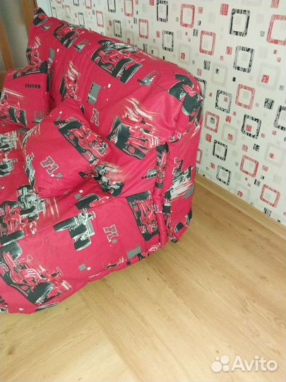 Диван