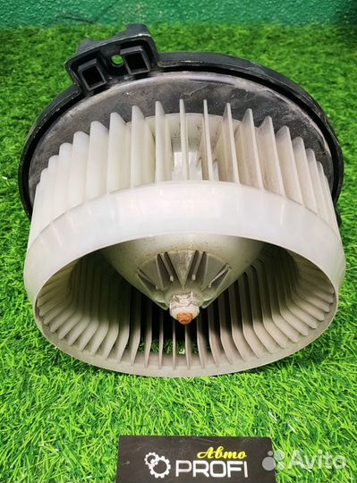 Моторчик отопителя Nissan Note