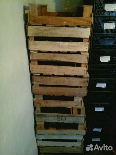 Ящики деревяные и коробки