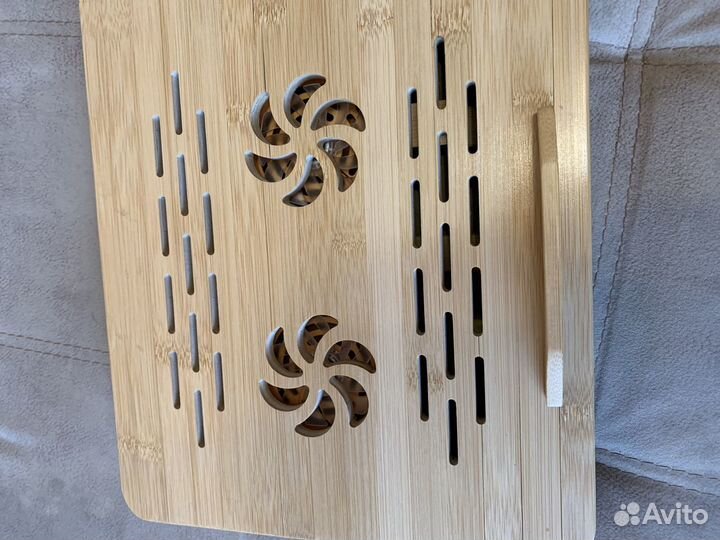 Стол для ноутбука с охлаждением