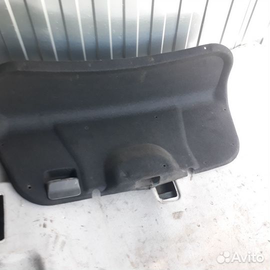 Обшивка крышки багажника Форд Фокус 2 седан