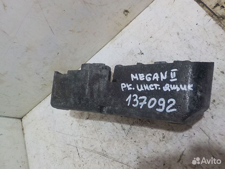 Ящик под инструменты renault megane 2