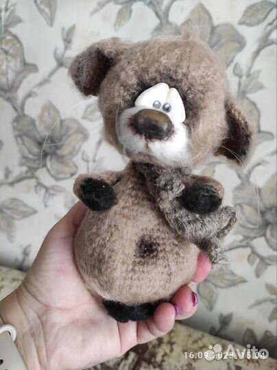 Две игрушки, связанных своими руками