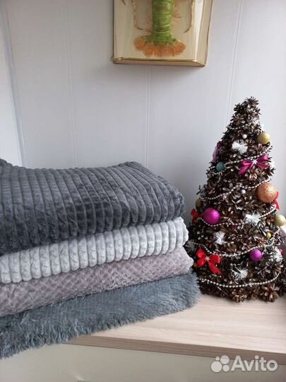 Плед покрывало кубик,ананас,с пумпонами,разноцветн