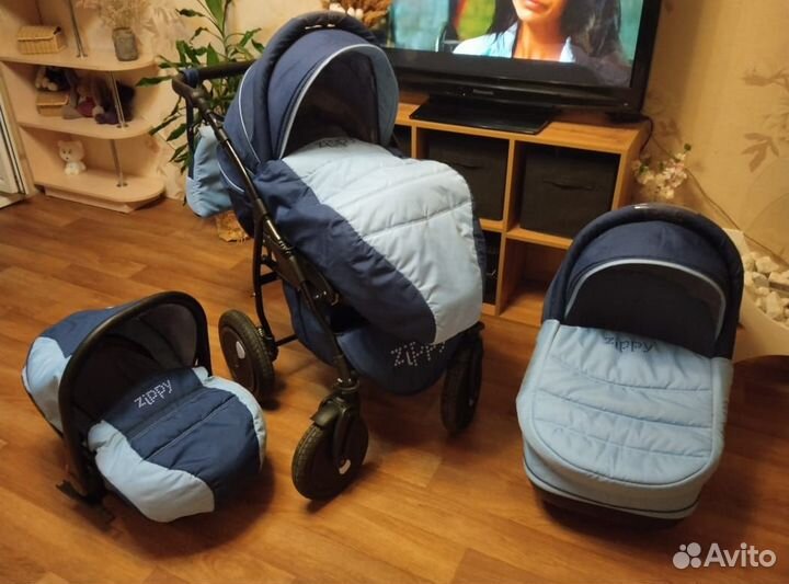 Коляска Zippy три в одном