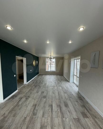 Дом 170 м² на участке 5 сот.