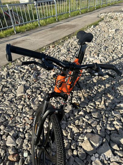 Велосипед новый на литых дисках r26