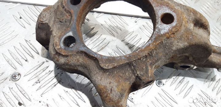 Кулак поворотный передний левый Nissan Tiida C11