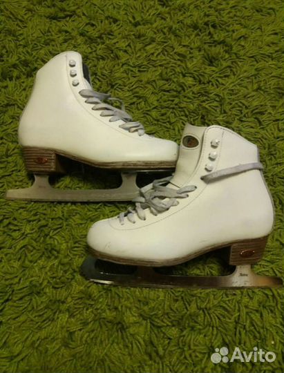Фигурные коньки riedell