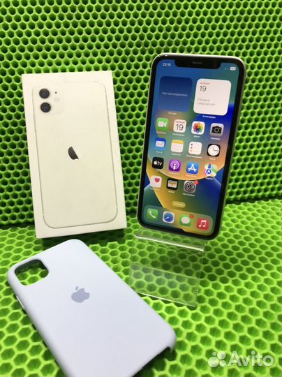 iPhone 11, 64 ГБ
