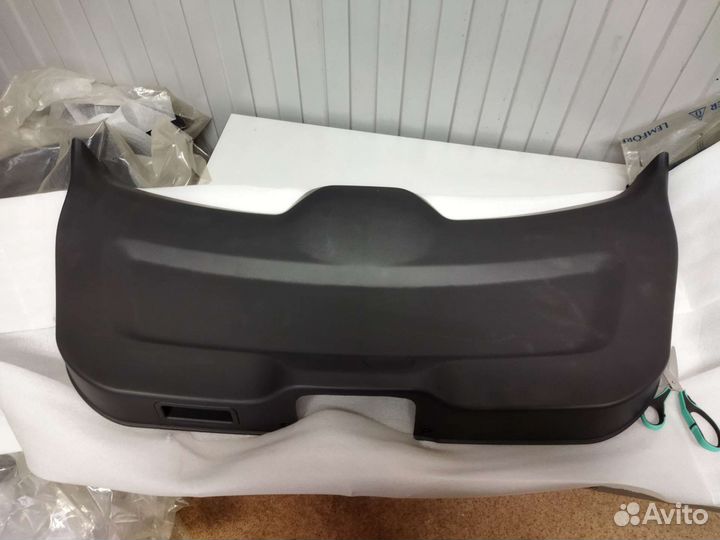 Обшивка двери багажника Opel Antara 2007-2015