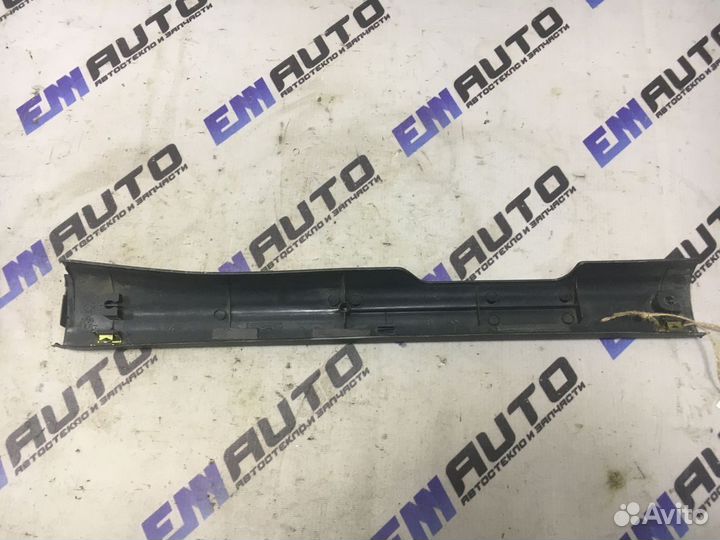 Накладка порога передняя правая Шевроле Ланос