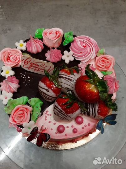 Торт на день рождения, праздник, с рисунком