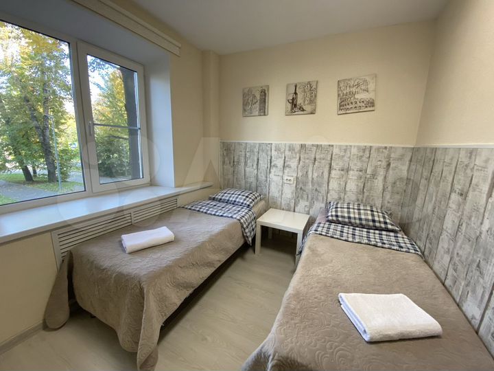 Комната 20 м² в 5-к., 2/5 эт.