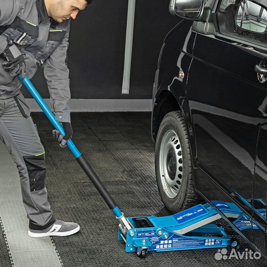 Домкрат гидравлический подкатной 3т Stels 51136