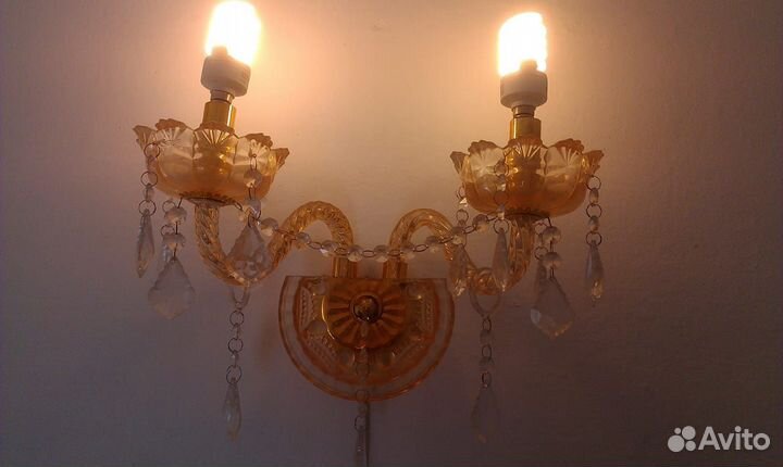 Продам люстру