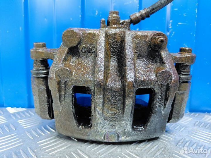 Суппорт передний правый Kia Sorento 2 XM 2.2 D4HB