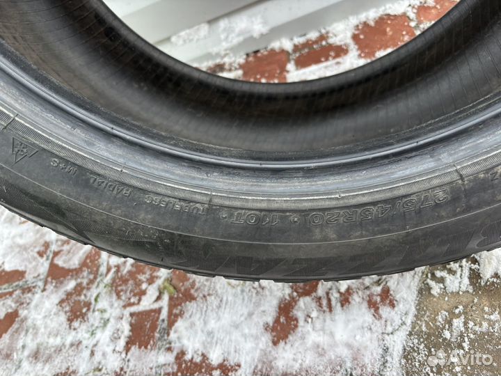 Bridgestone Blizzak Spike-02 SUV 275/45 R20 T