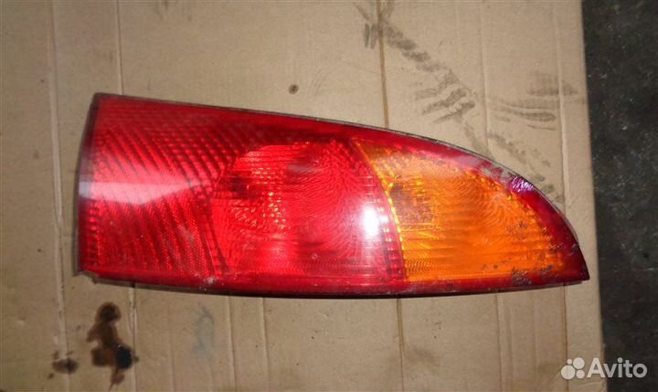 Фонарь задний правый Ford Focus DBW eydk 2004