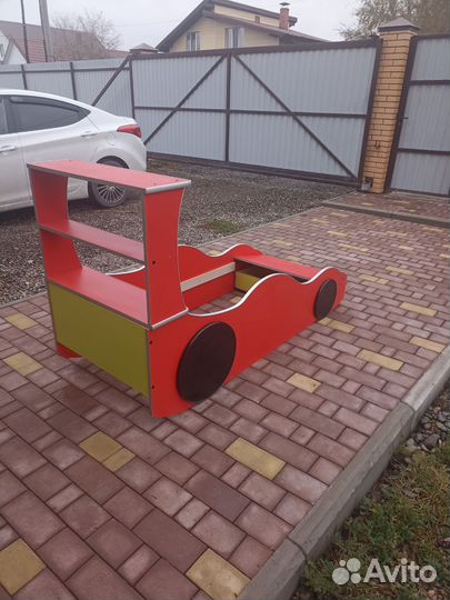 Детская кровать машинка