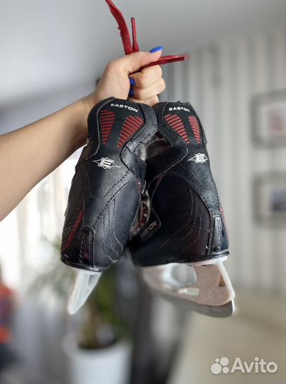 Коньки хоккейные