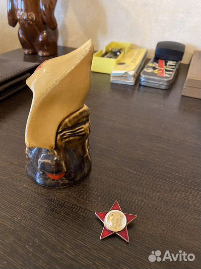 Статуэтка будёновца