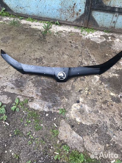 Продам ветровик (мухоотбойник) на капот шкода окта