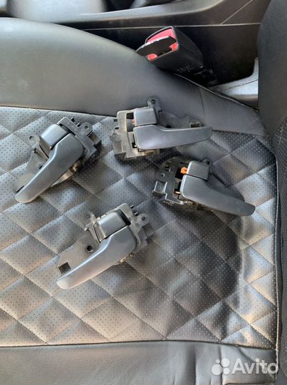 Внутренние ручки lancer x