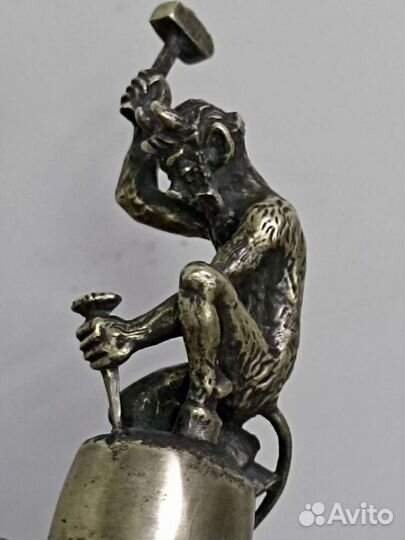 Статуэтка черт на зубе.клеймо