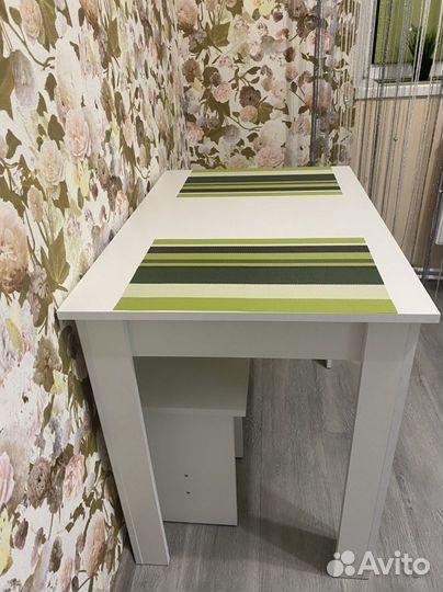 Кухонный стол