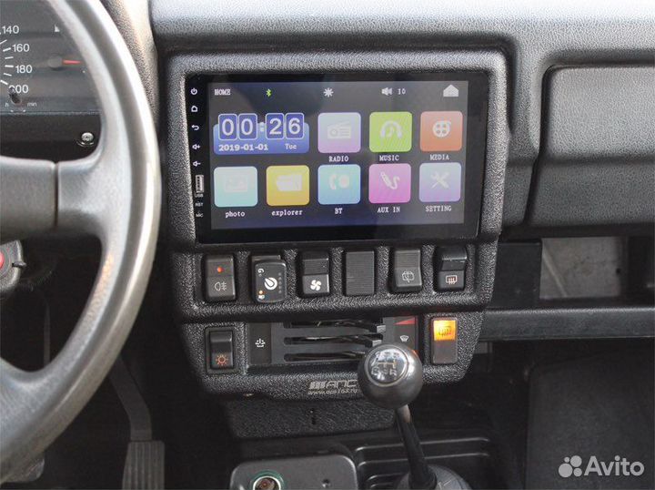 Консоль панели приборов niva 4x4 под планшет 9