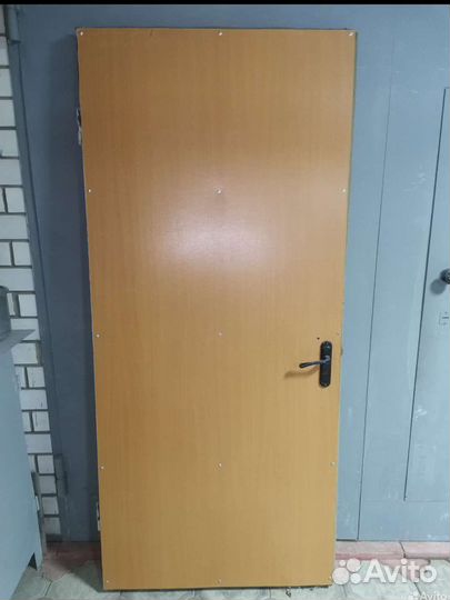 Дверь входная металлическая