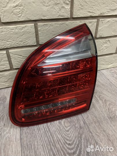 Porsche Cayenne S 958 Фонарь задний внутренний