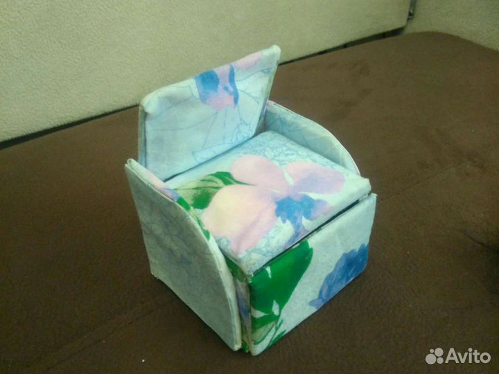Диван для кукол