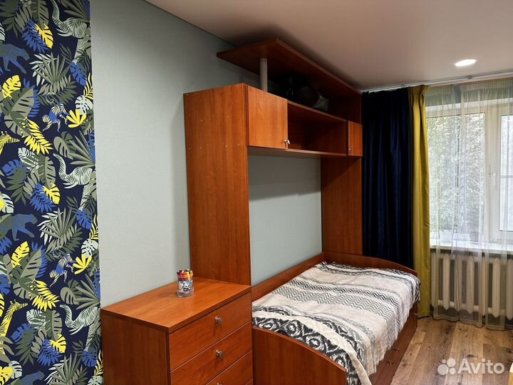 Кровать односпальная с матрасом