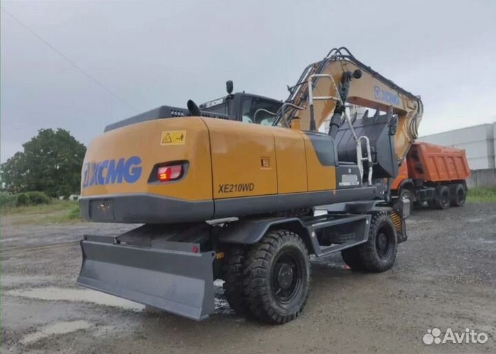 Колёсный экскаватор XCMG XE210WD, 2024