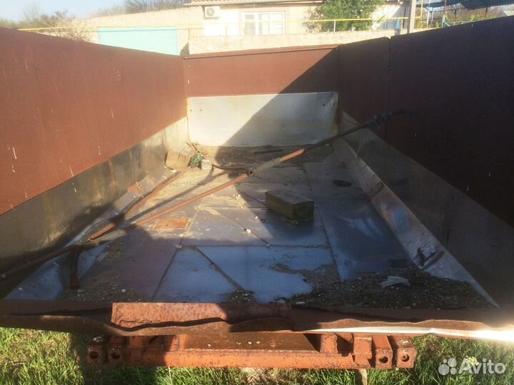 Прицеп для винограда (виноградниковая лодка)