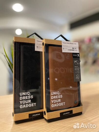 Чехол-книжка Uniq iPhone X/XS