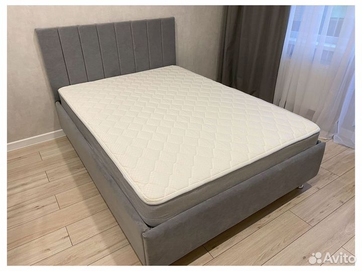 Кровать детская односпальная с мягкой спинкой