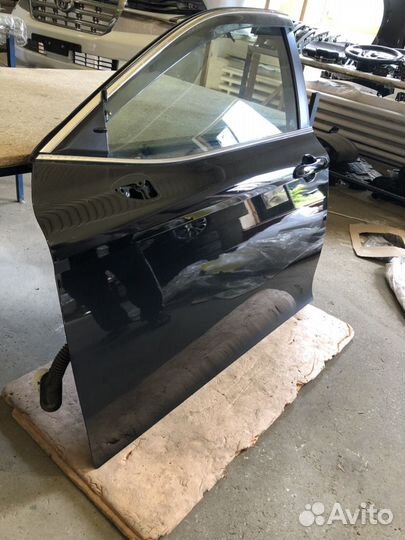 Дверь передняя левая Toyota Camry V70 оригинал