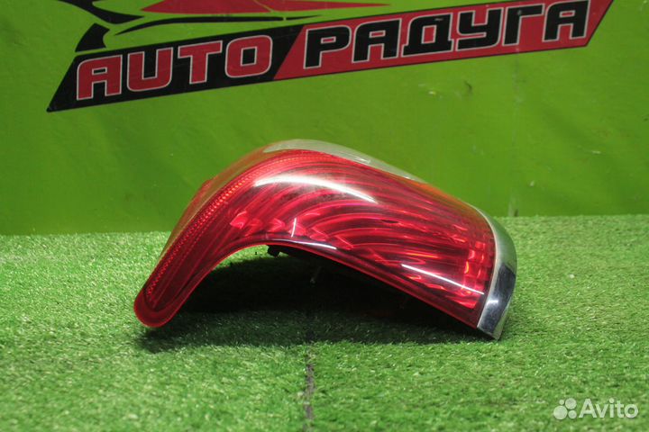 Фонарь toyota AZT250, AZT251, AZT255 avensis 2 мод