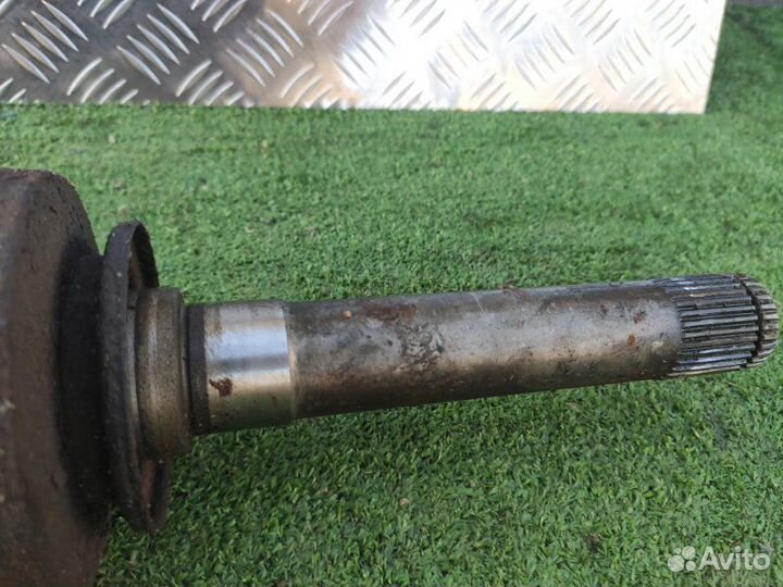 Привод задний правый Land Rover Discovery L319